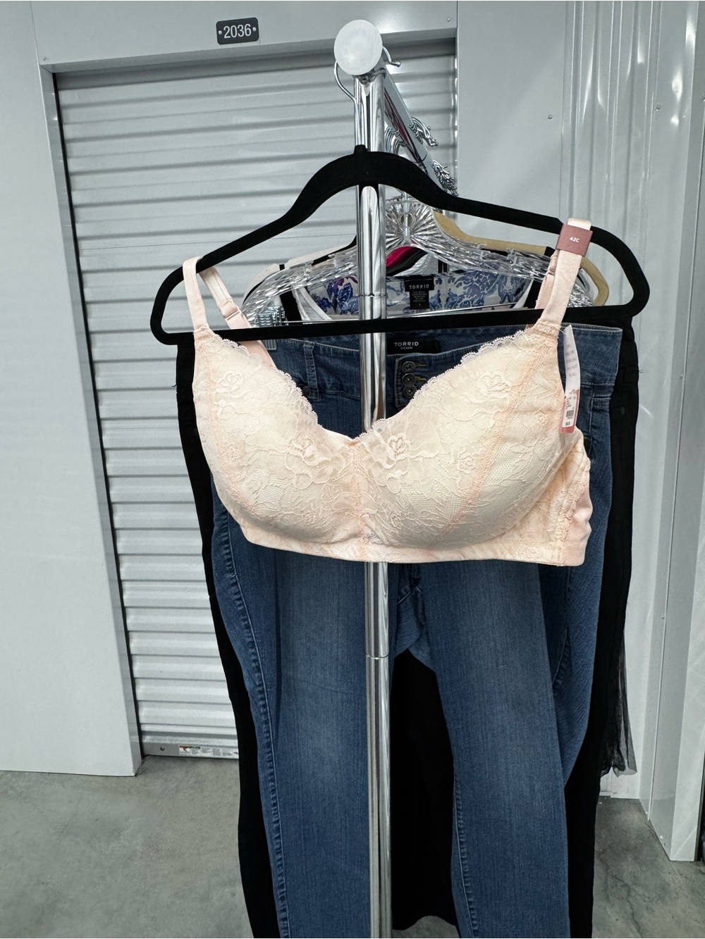 Cacique | Lace Bra in Peach | size 42C